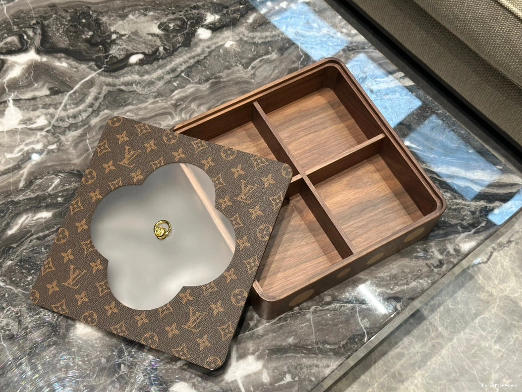 ACCESSORIES LV CUSTOM 2.0 BOX 0803